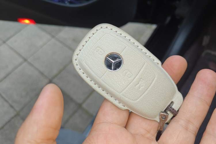 Used Mercedes-Benz E-Class 2022 Second Facelift E 300 L Sport Luxury Edition Vehicle Key