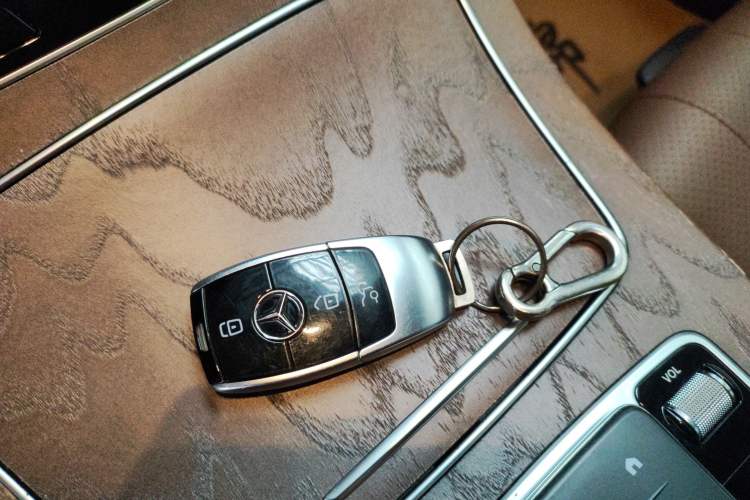 Used Mercedes-Benz E-Class 2022 Second Facelift E 300 L Fashion Edition Vehicle Key