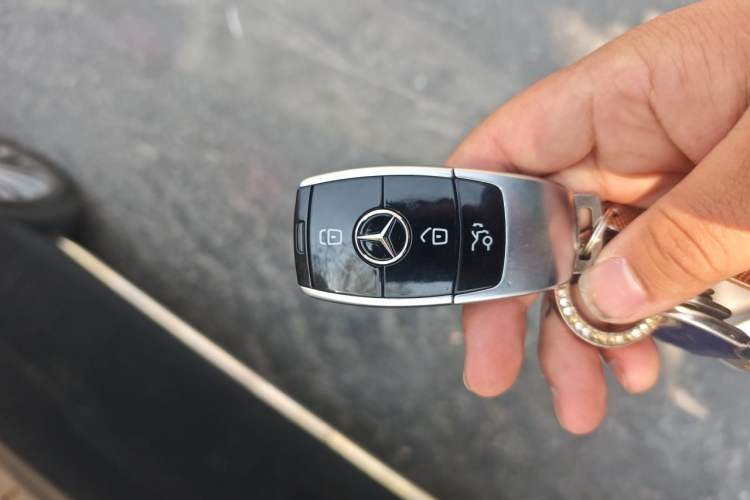 Used Mercedes-Benz E-Class 2022 Second Facelift E 300 L Luxury Edition Vehicle Key