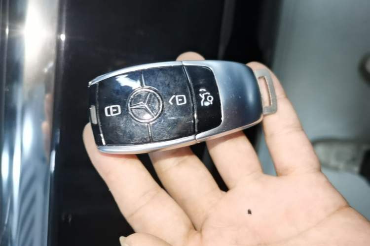 Used Mercedes-Benz E-Class 2022 Updated E 300 L Luxury Edition Vehicle Key
