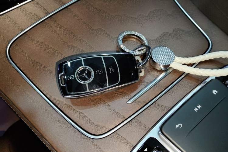Used Mercedes-Benz E-Class 2022 Second Facelift E 300 L Luxury Edition Vehicle Key