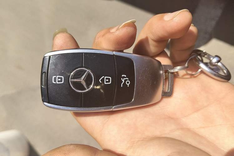 Used Mercedes-Benz E-Class 2022 E 260 L Vehicle Key