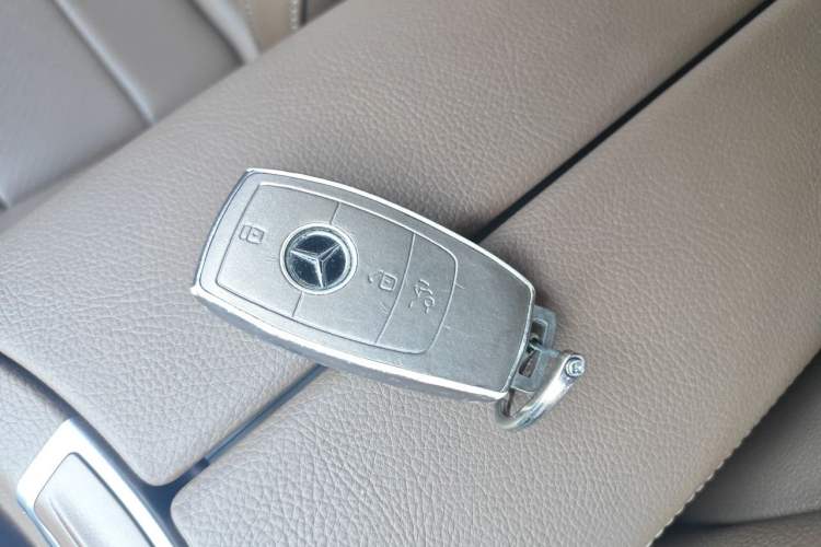 Used Mercedes-Benz E-Class 2022 Second Facelift E 300 L Sport Luxury Edition Vehicle Key