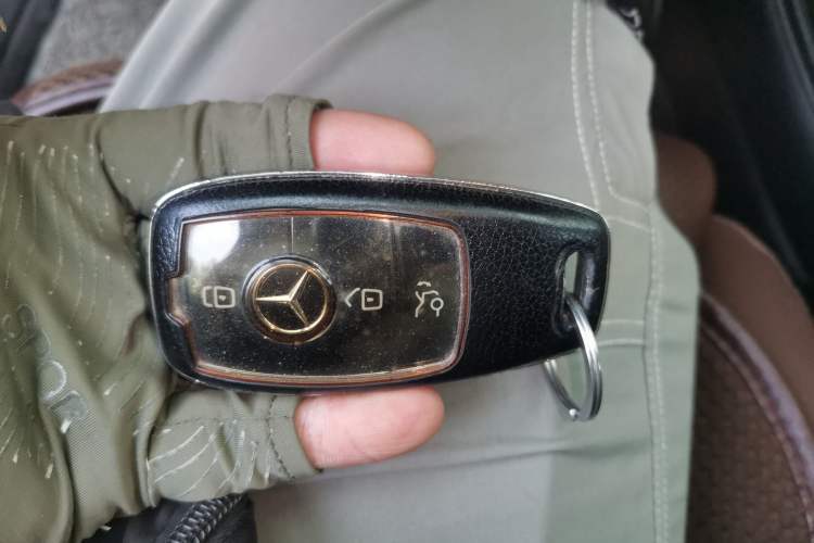 Used Mercedes-Benz E-Class 2022 Updated E 300 L Stylish Edition Vehicle Key