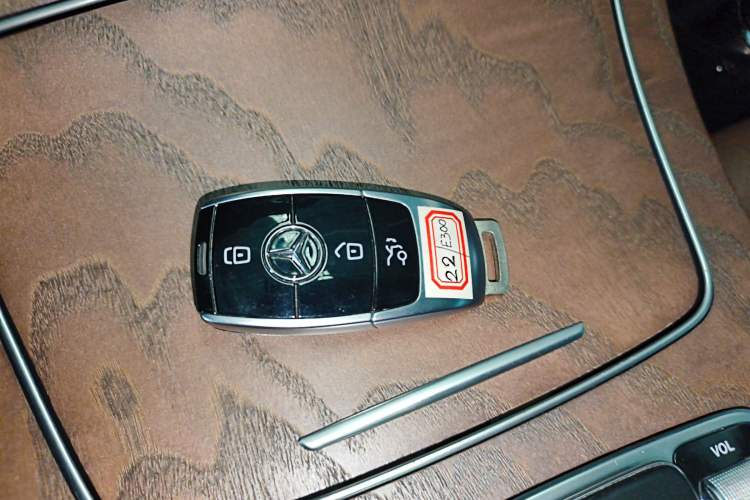 Used Mercedes-Benz E-Class 2022 Updated E 300 L Stylish Edition Vehicle Key