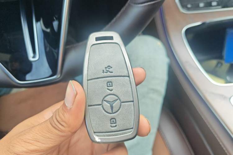 Used Mercedes-Benz E-Class 2022 Second Facelift E 300 L Fashion Edition Vehicle Key