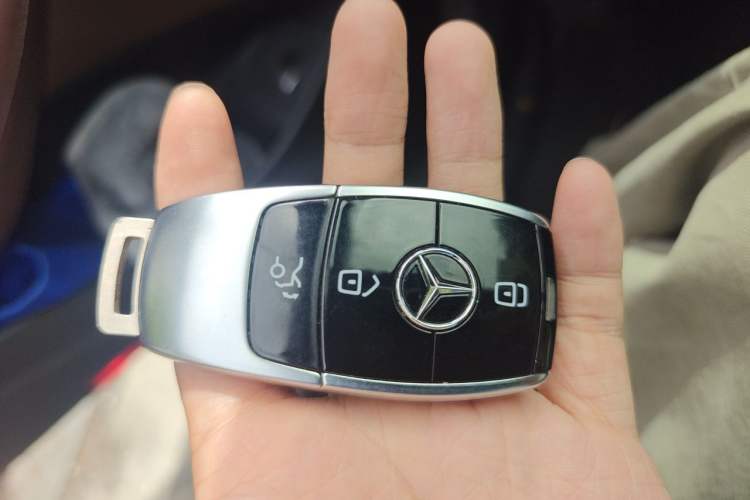 Used Mercedes-Benz E-Class 2022 E 300 L Sporty and Stylish Model Vehicle Key