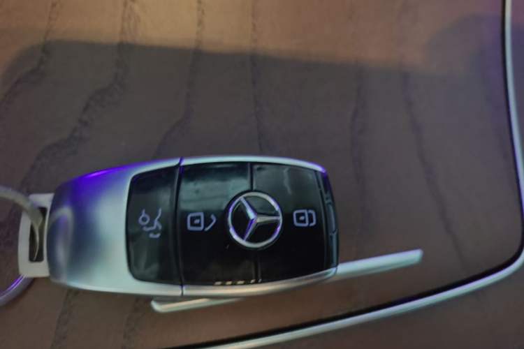 Used Mercedes-Benz E-Class 2022 Second Facelift E 300 L Fashion Edition Vehicle Key