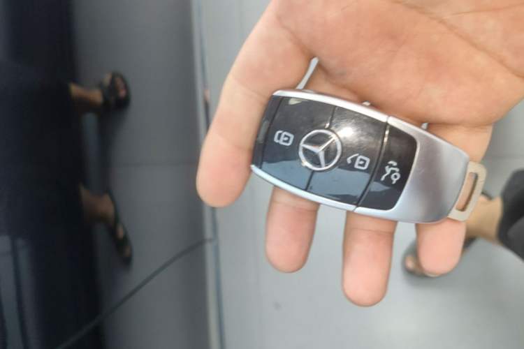 Used Mercedes-Benz E-Class 2022 Updated E 260 L Vehicle Key