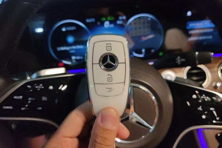Used Mercedes-Benz E-Class 2022 Second Facelift E 260 L Vehicle Key
