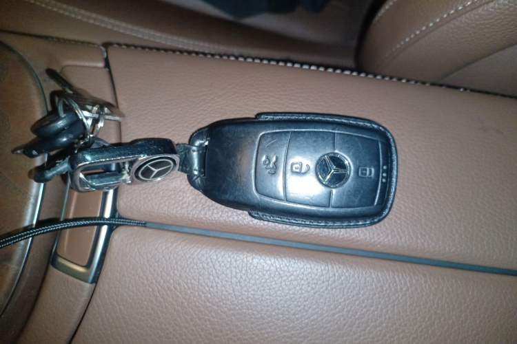Used Mercedes-Benz E-Class 2022 E 260 L Vehicle Key