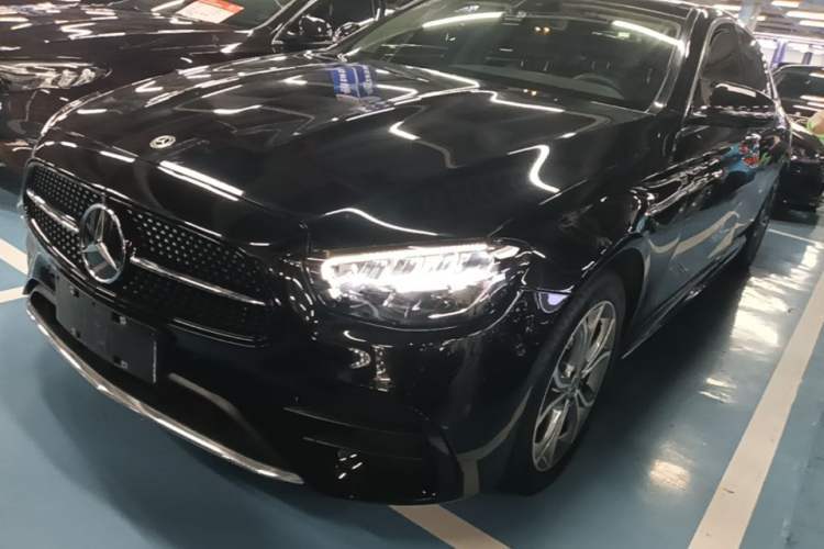 Ojetý Mercedes-Benz E-Class 2022 E 300 L Sporty and Stylish Model Guazi used car, China used car export, Used car for sale, Used  cars, Cheapest cars for sale