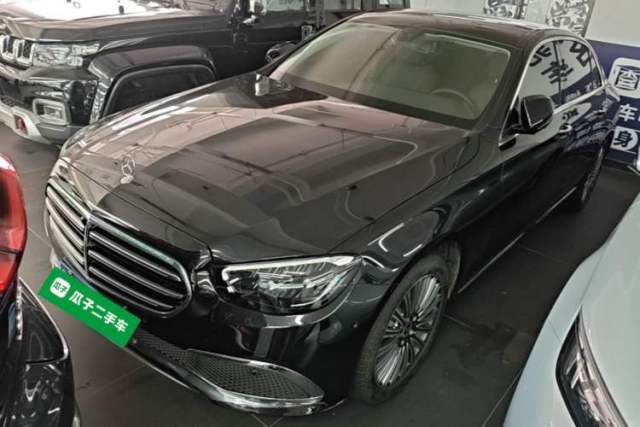 Ojetý Mercedes-Benz E-Class 2022 Revised Version E 300 L Luxury Edition