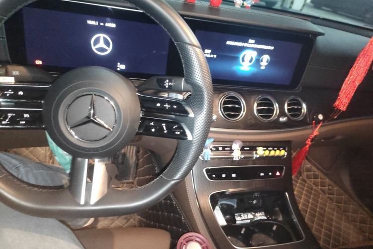 Used Mercedes-Benz E-Class 2022 E 260 L Sport Edition Center Console