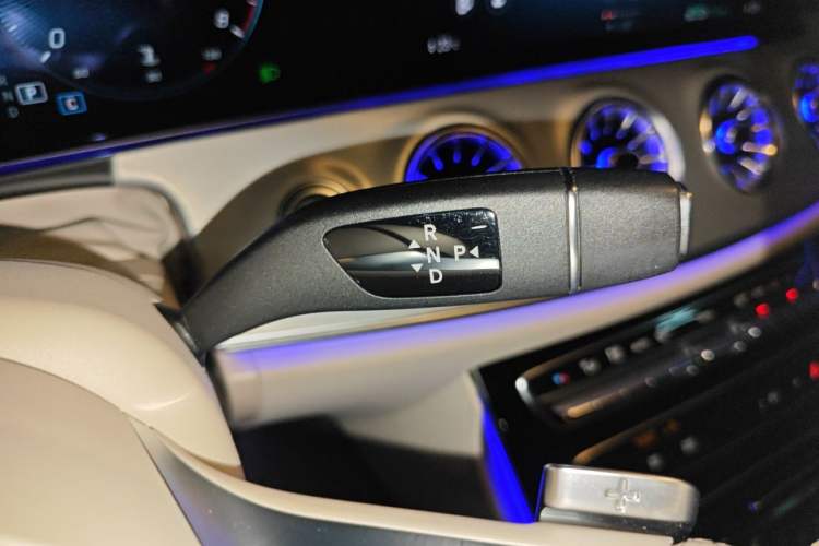 Used Mercedes-Benz E-Class 2022 E 260 Stylish Sports Edition Gear Lever
