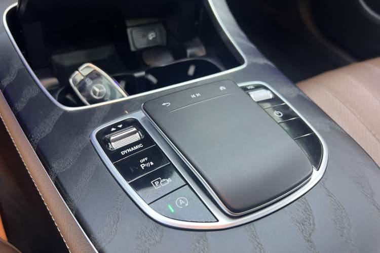 Used Mercedes-Benz E-Class 2022 E 260 Stylish Sports Edition Interior 2