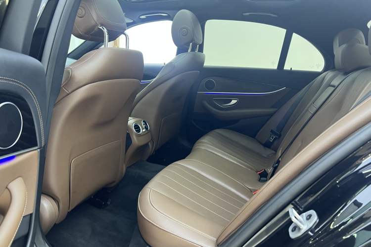 Used Mercedes-Benz E-Class 2022 E 260 Stylish Sports Edition Interior 9