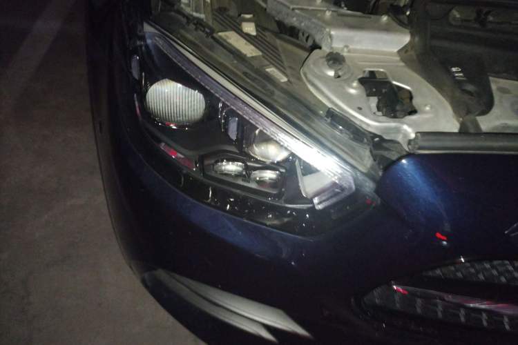 Used Mercedes-Benz E-Class 2022 E 300 Luxury Sport Edition Right Front Headlight