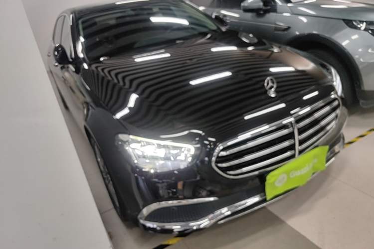 Used Mercedes-Benz E-Class 2022 Revised Version E 300 L Luxury Edition Front Right 45 Deg