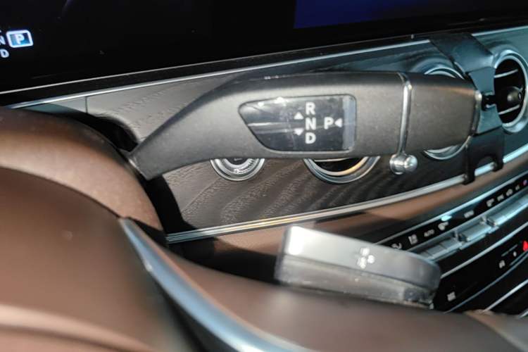 Used Mercedes-Benz E-Class 2022 Revised Version E 300 L Luxury Edition Gear Lever