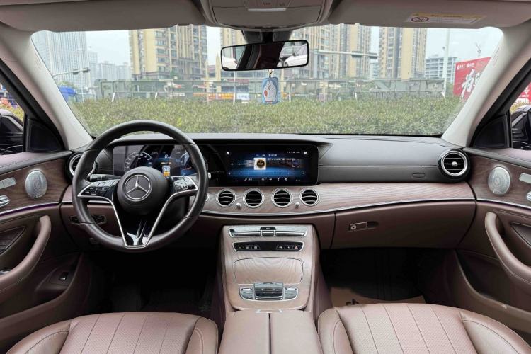 Used Mercedes-Benz E-Class 2022 Updated E 300 L Luxury Edition Interior 1
