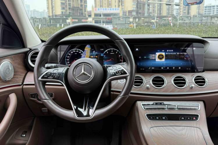 Used Mercedes-Benz E-Class 2022 Updated E 300 L Luxury Edition Interior 2
