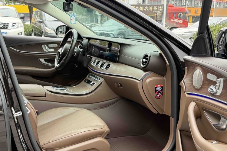 Used Mercedes-Benz E-Class 2022 Updated E 300 L Luxury Edition Interior 6