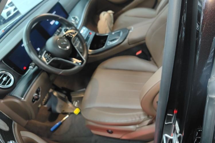Used Mercedes-Benz E-Class 2022 Revised Version E 300 L Luxury Edition Left Front Seat