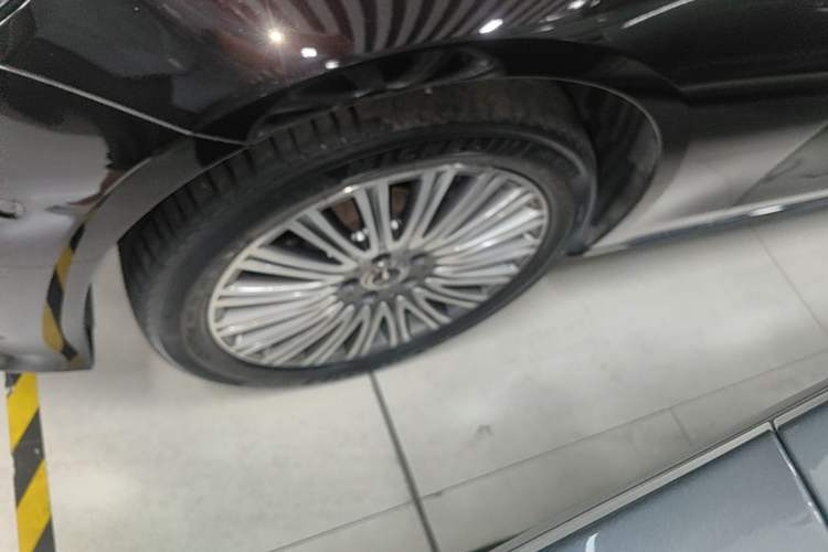 Used Mercedes-Benz E-Class 2022 Revised Version E 300 L Luxury Edition Left Front Wheel Hub