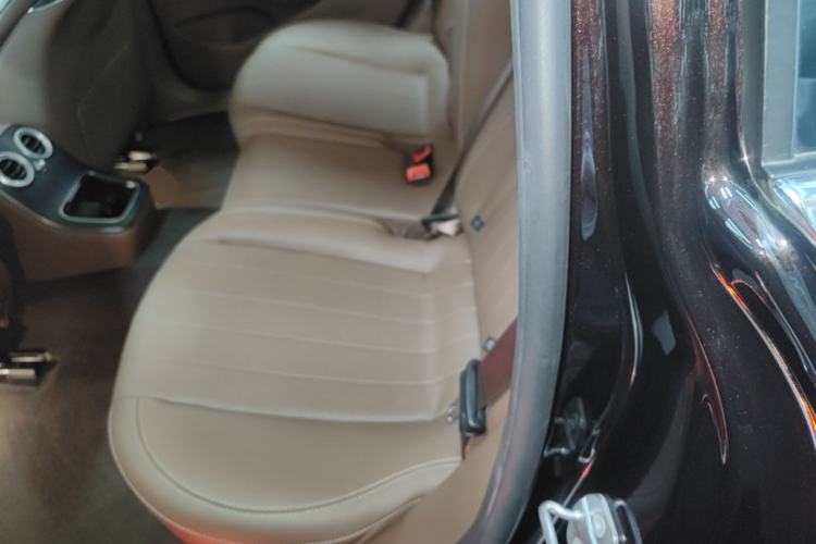 Used Mercedes-Benz E-Class 2022 Revised Version E 300 L Luxury Edition Left Rear Seat