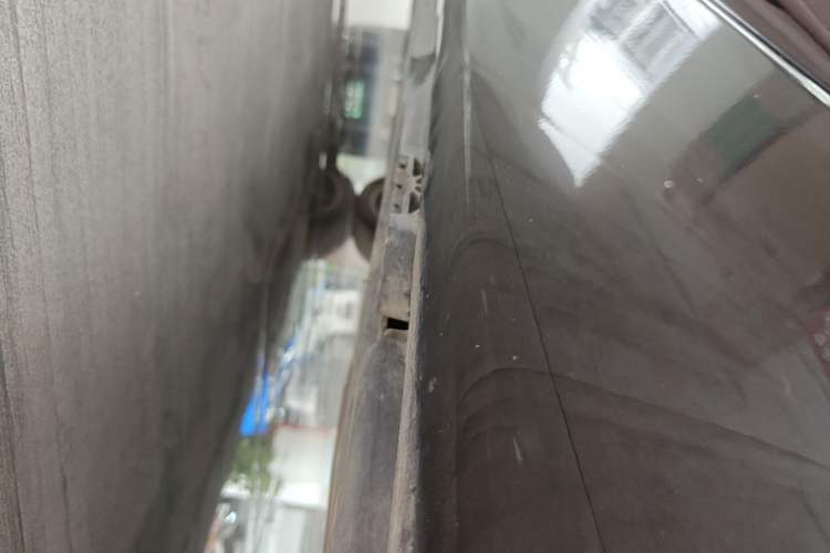 Used Mercedes-Benz E-Class 2022 E 300 L Stylish Model Left Side Sill