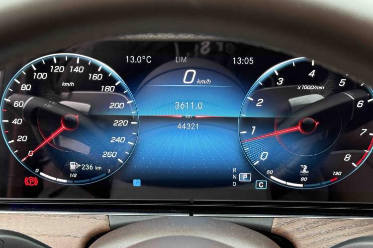 Used Mercedes-Benz E-Class 2022 Updated E 300 L Luxury Edition Odometer Close Up