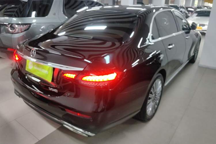 Used Mercedes-Benz E-Class 2022 Revised Version E 300 L Luxury Edition Rear Right 45 Deg