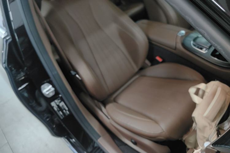 Used Mercedes-Benz E-Class 2022 Revised Version E 300 L Luxury Edition Right Front Seat