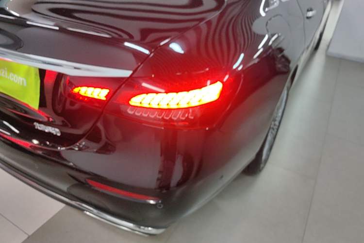 Used Mercedes-Benz E-Class 2022 Revised Version E 300 L Luxury Edition Right Rear Taillight