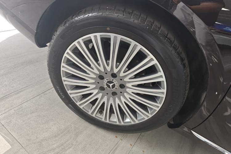 Used Mercedes-Benz E-Class 2022 E 300 L Stylish Model Right Rear Wheel Hub