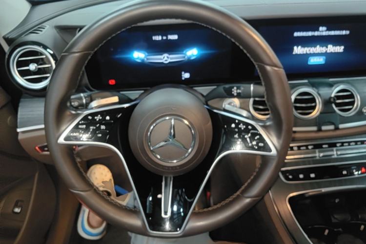 Used Mercedes-Benz E-Class 2022 Revised Version E 300 L Luxury Edition Steering Wheel