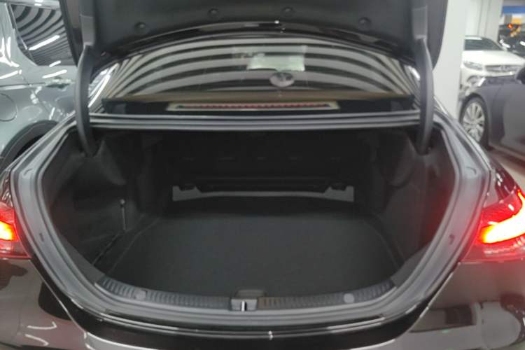 Used Mercedes-Benz E-Class 2022 Revised Version E 300 L Luxury Edition Trunk