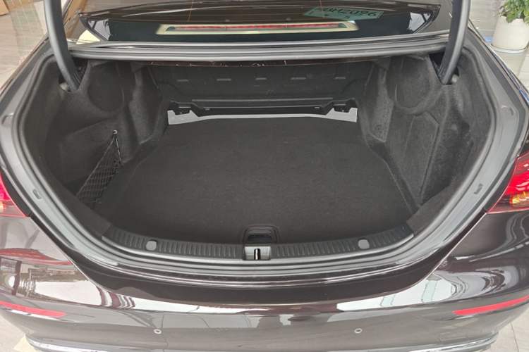 Used Mercedes-Benz E-Class 2022 E 300 L Stylish Model Trunk