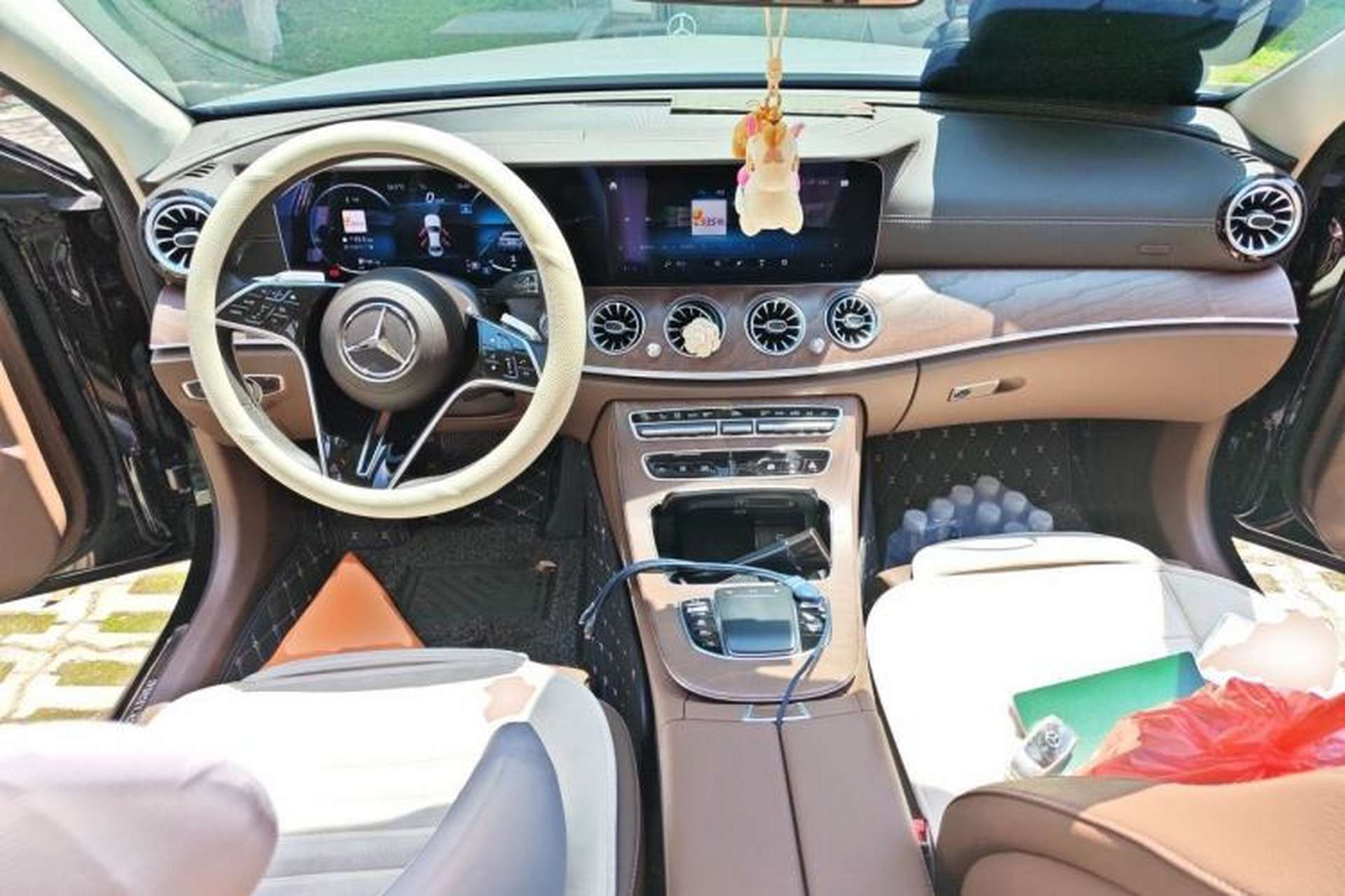 Used Mercedes-Benz E-Class 2022 Updated E 300 L Luxury Edition Center Console