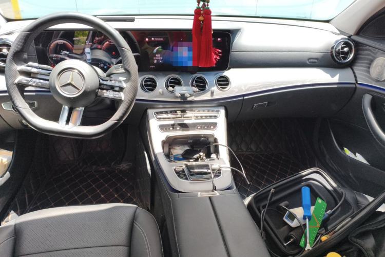 Used Mercedes-Benz E-Class 2022 E 300 L Sport Luxury Edition Center Console