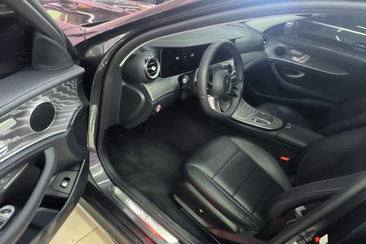 Used Mercedes-Benz E-Class 2022 Revised Version E 300 L Sporty and Stylish Edition Driver Seat