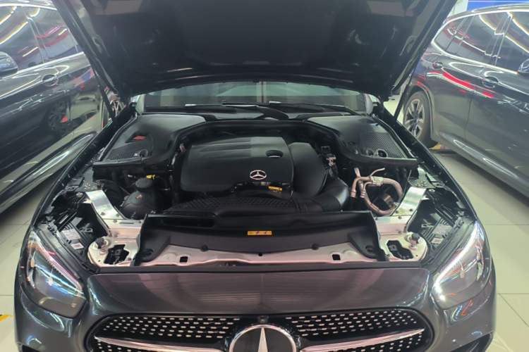 Used Mercedes-Benz E-Class 2022 Revised Version E 300 L Sporty and Stylish Edition Engine Bay