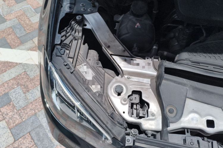Used Mercedes-Benz E-Class 2022 E 300 L Sport Luxury Edition Engine Bay Right