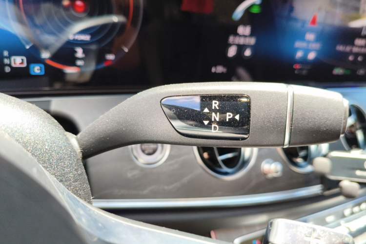 Used Mercedes-Benz E-Class 2022 E 300 L Sport Luxury Edition Gear Lever