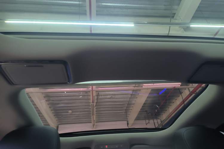Used Mercedes-Benz E-Class 2022 Revised Version E 300 L Sporty and Stylish Edition Headliner