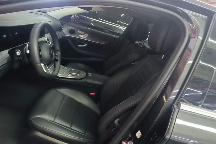 Used Mercedes-Benz E-Class 2022 Revised Version E 300 L Sporty and Stylish Edition Left Front Seat