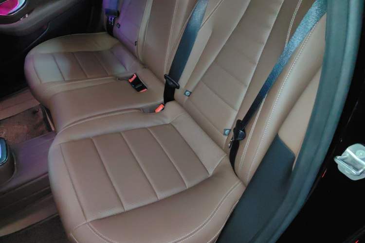 Used Mercedes-Benz E-Class 2022 Revised E 300 L Sport Luxury Edition Left Rear Seat