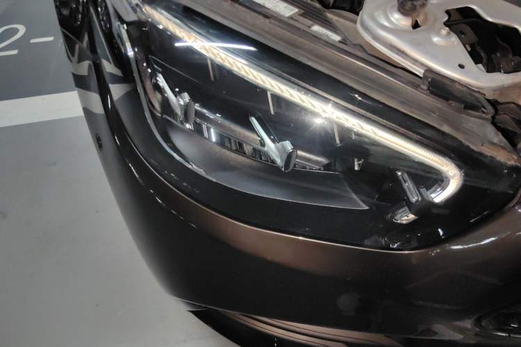 Used Mercedes-Benz E-Class 2022 Revised E 300 L Sport Luxury Edition Right Front Headlight