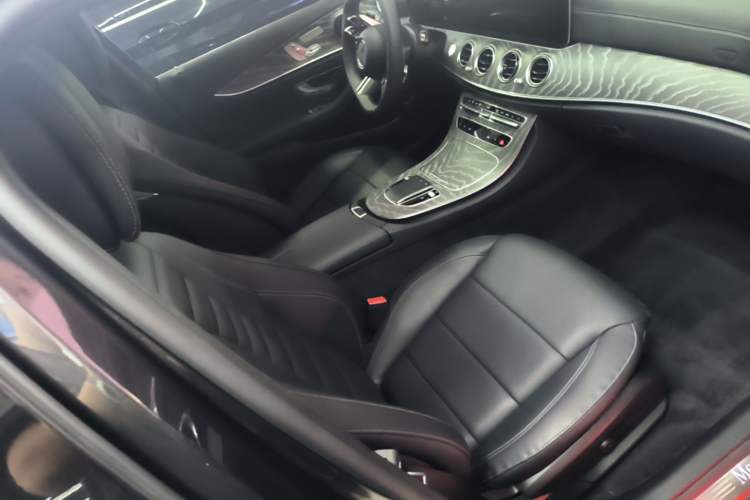 Used Mercedes-Benz E-Class 2022 Revised Version E 300 L Sporty and Stylish Edition Right Front Seat